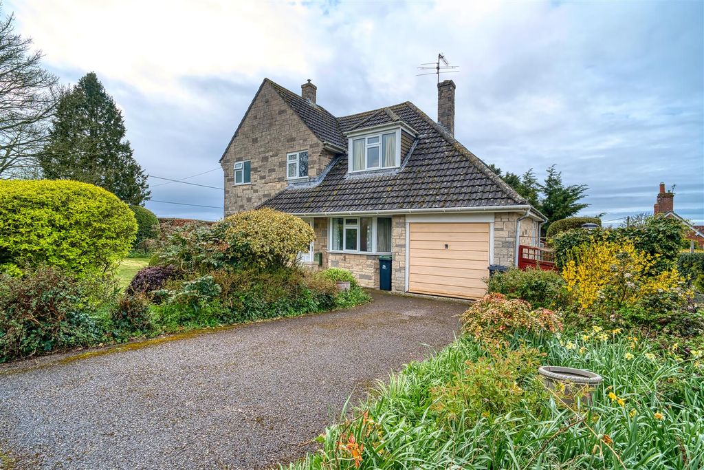 Property photo 1 of 9 Front