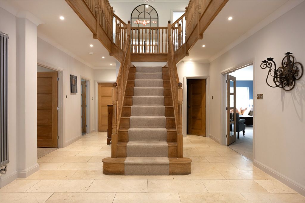 Property photo 3 of 13 Picture No. 10