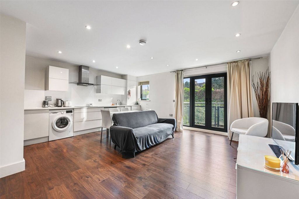 Property photo 3 of 15 Living Room