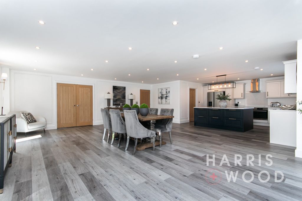 Property photo 2 of 54 4087314