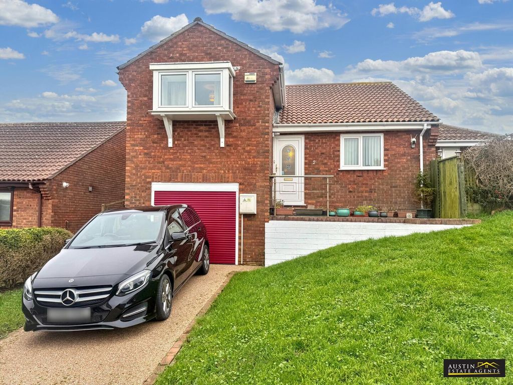 Property photo 1 of 21 Front (Exterior)