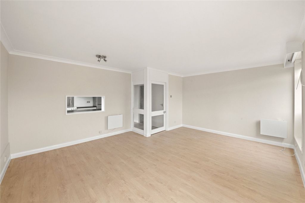 Property photo 1 of 17 Picture No. 02