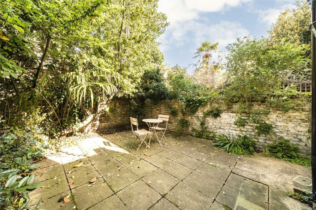 Property photo 3 of 8