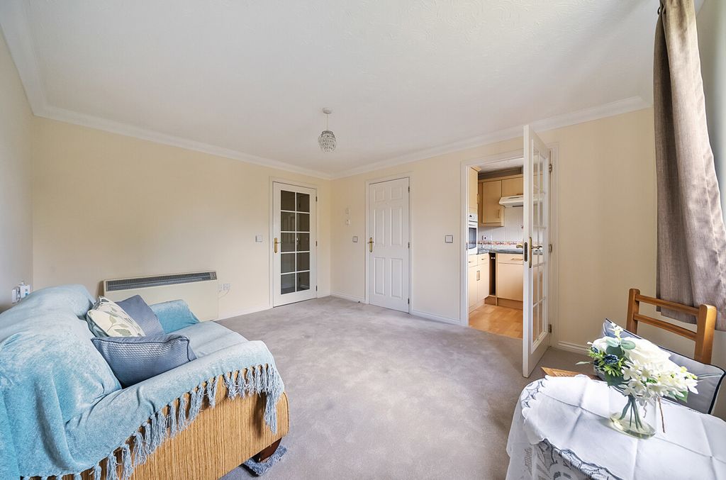 Property photo 3 of 13 1309119-7-684713A...