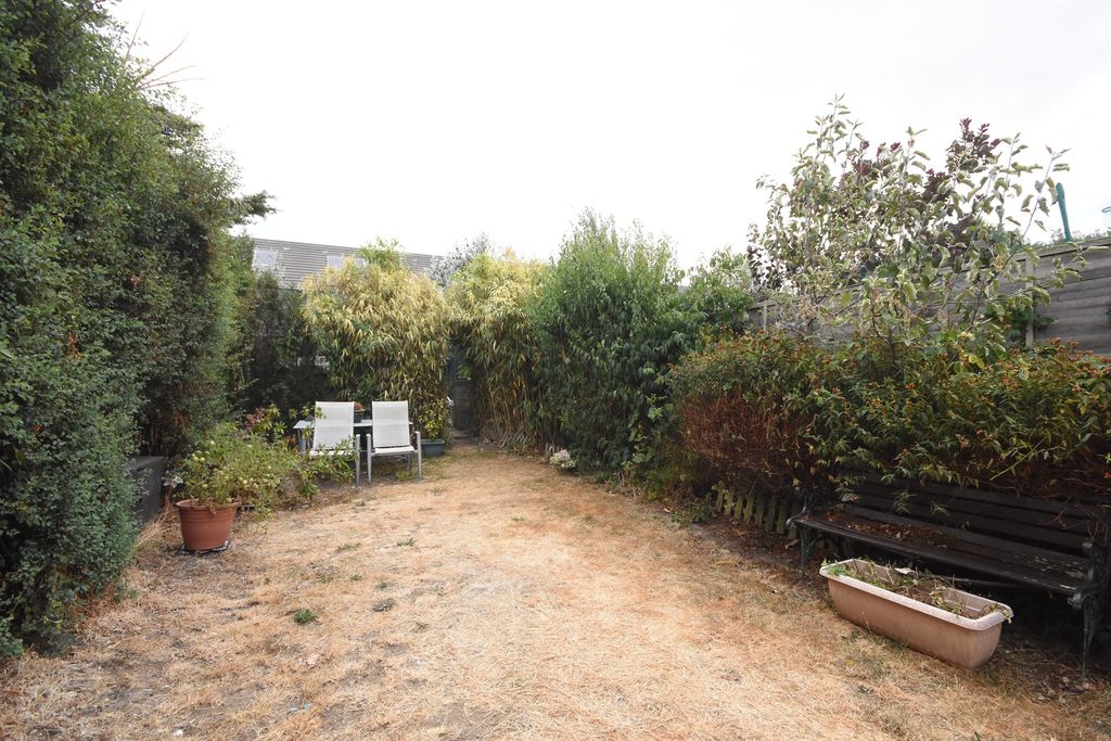 Property photo 3 of 4