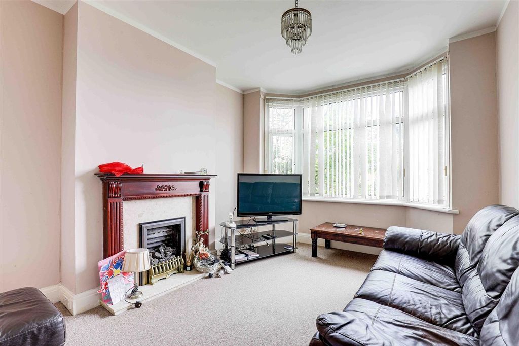 Property photo 2 of 16