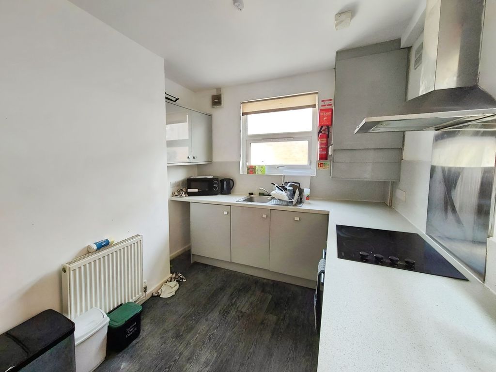 Property photo 2 of 14 Picture No. 13