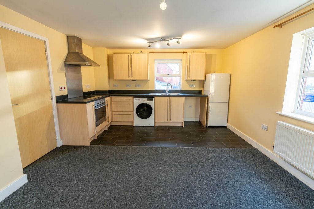 Property photo 2 of 8