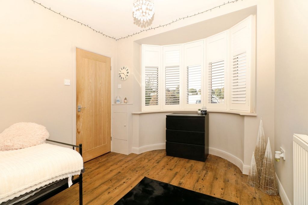 Property photo 3 of 17 Bedroom 4