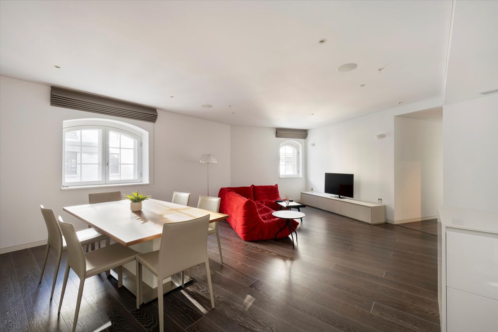 Property photo 2 of 24 Image