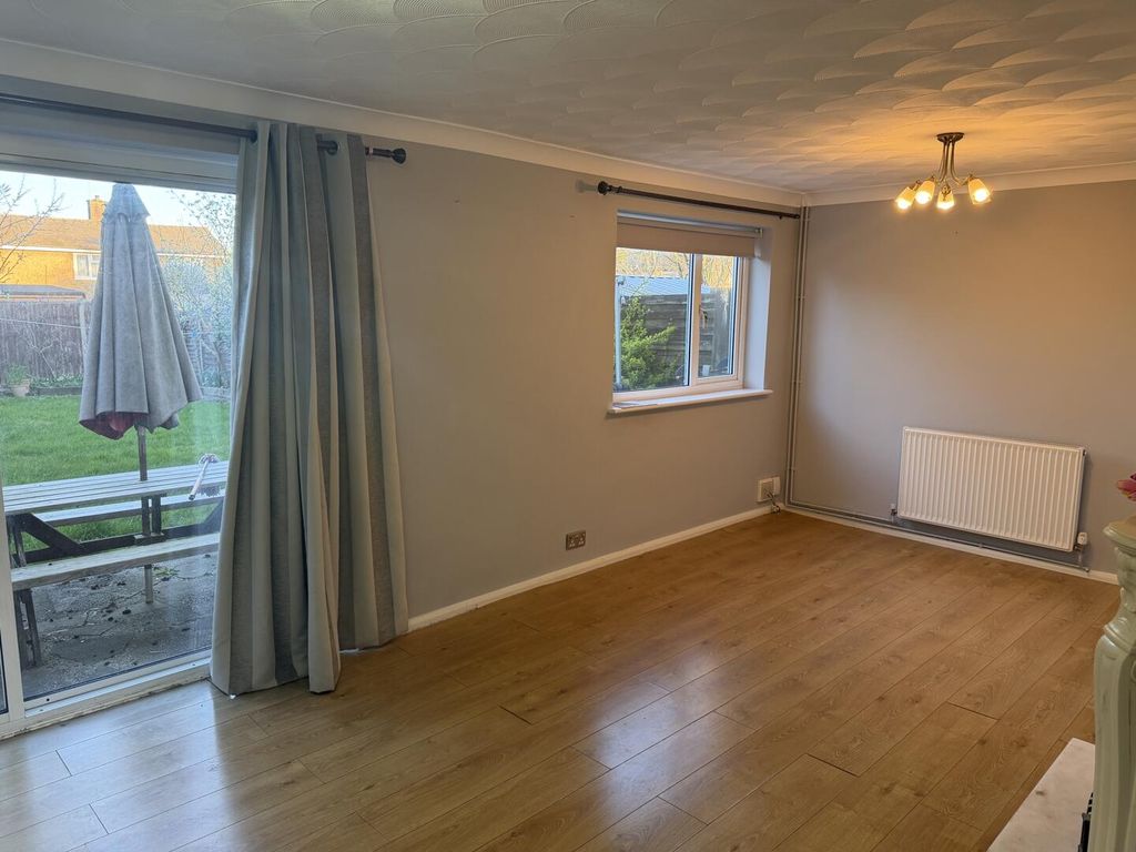 Property photo 3 of 13 Living Room