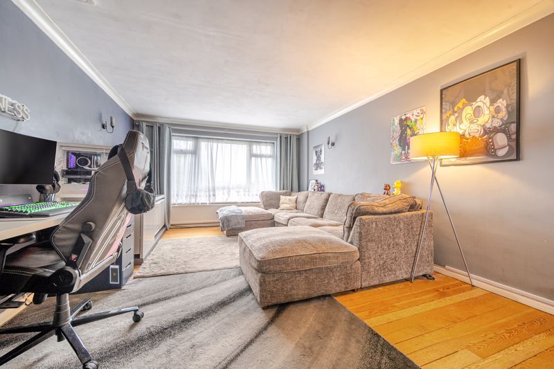 Property photo 2 of 17 Photo 4