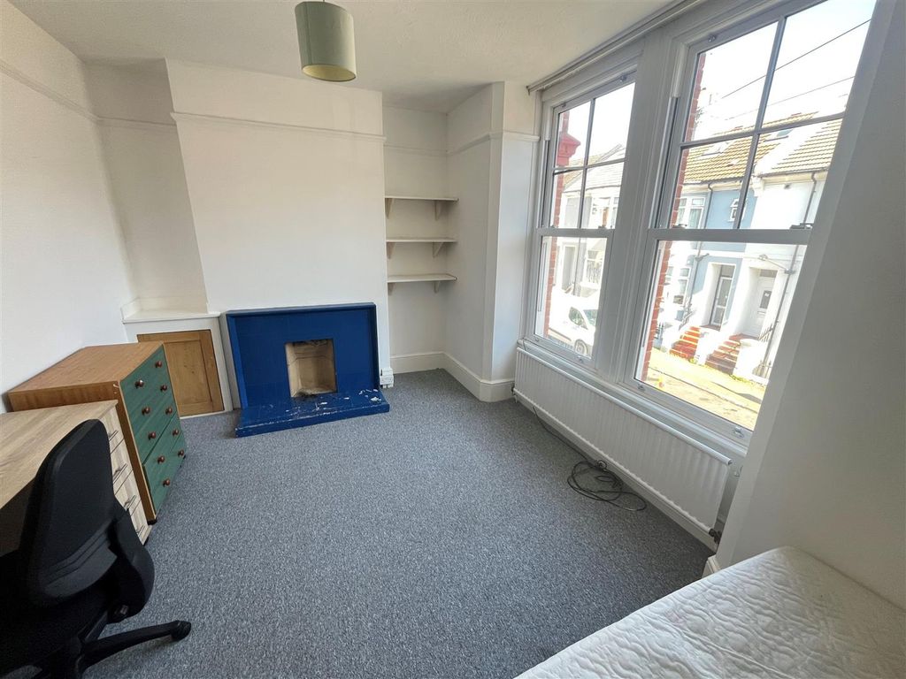 Property photo 3 of 8 8.Jpg