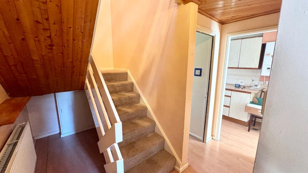 Property photo 2 of 24