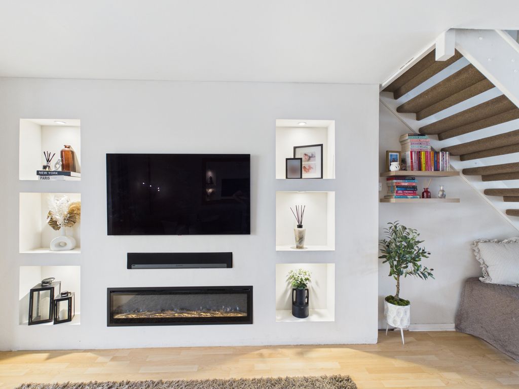 Property photo 3 of 11 Gallery