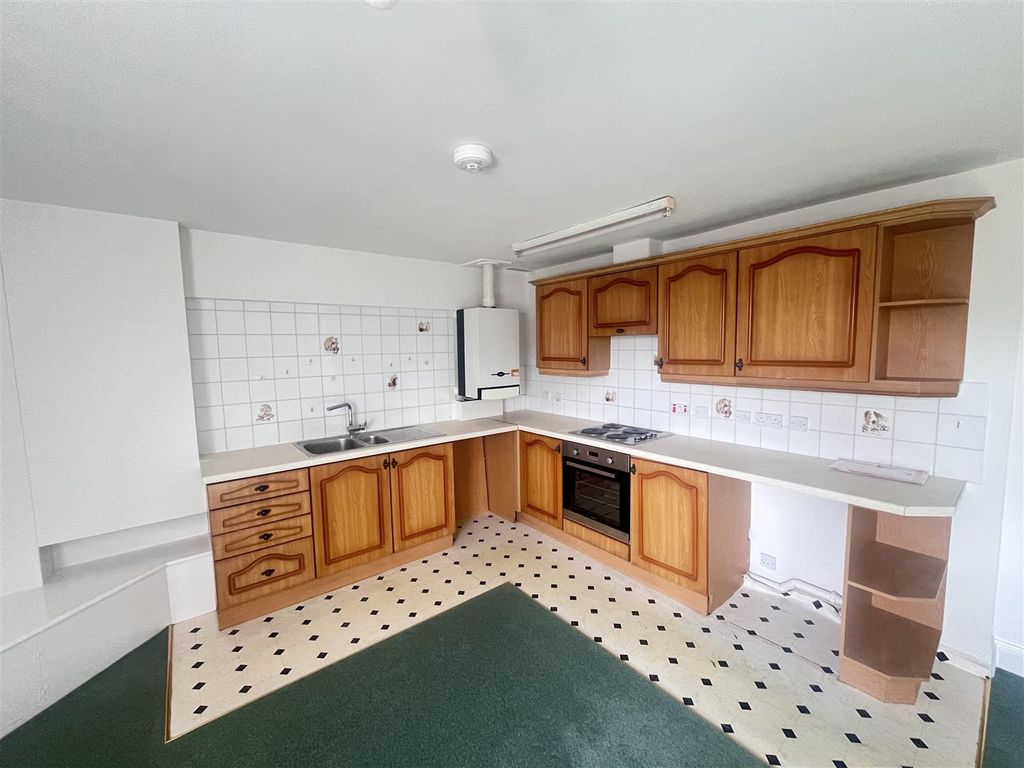 Property photo 3 of 4 Kitchen
