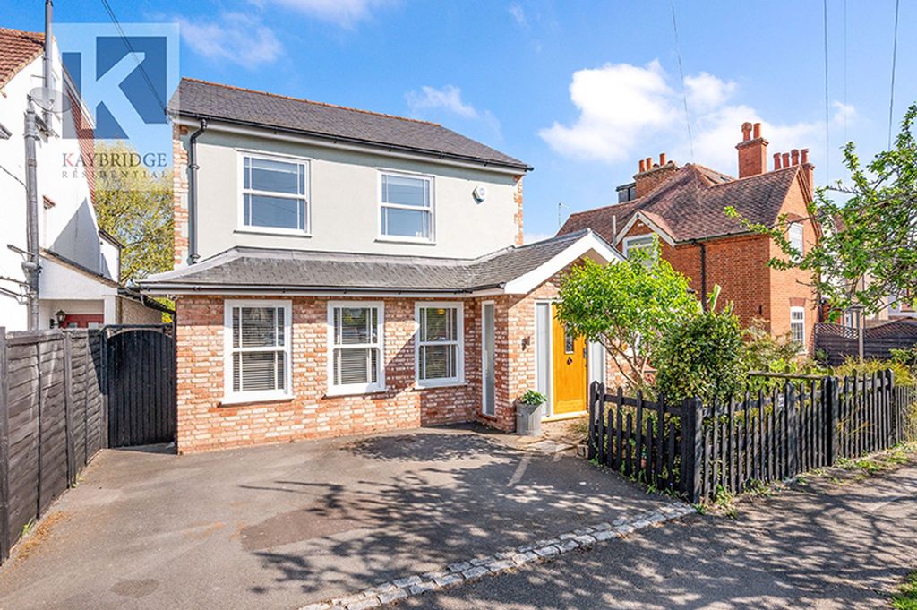 Property photo 1 of 16 Manor Green Road, Epsom - Kt19 8Ra