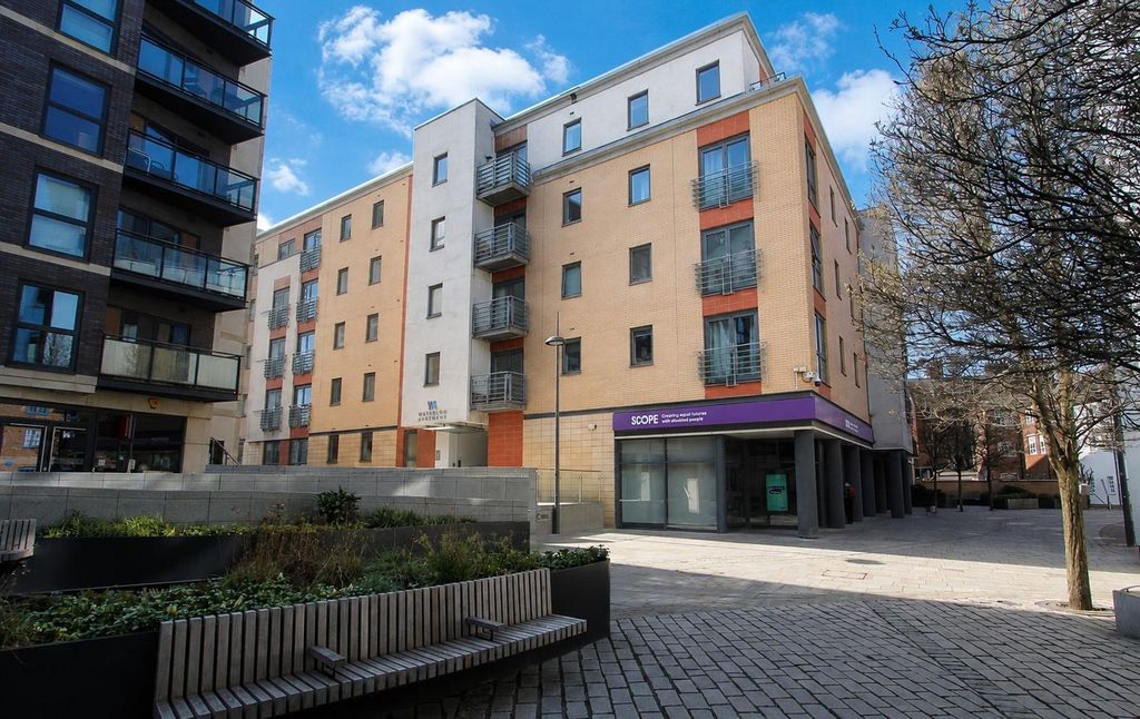 Property photo 1 of 1 Modern Apartment Building With A Plaza Area...