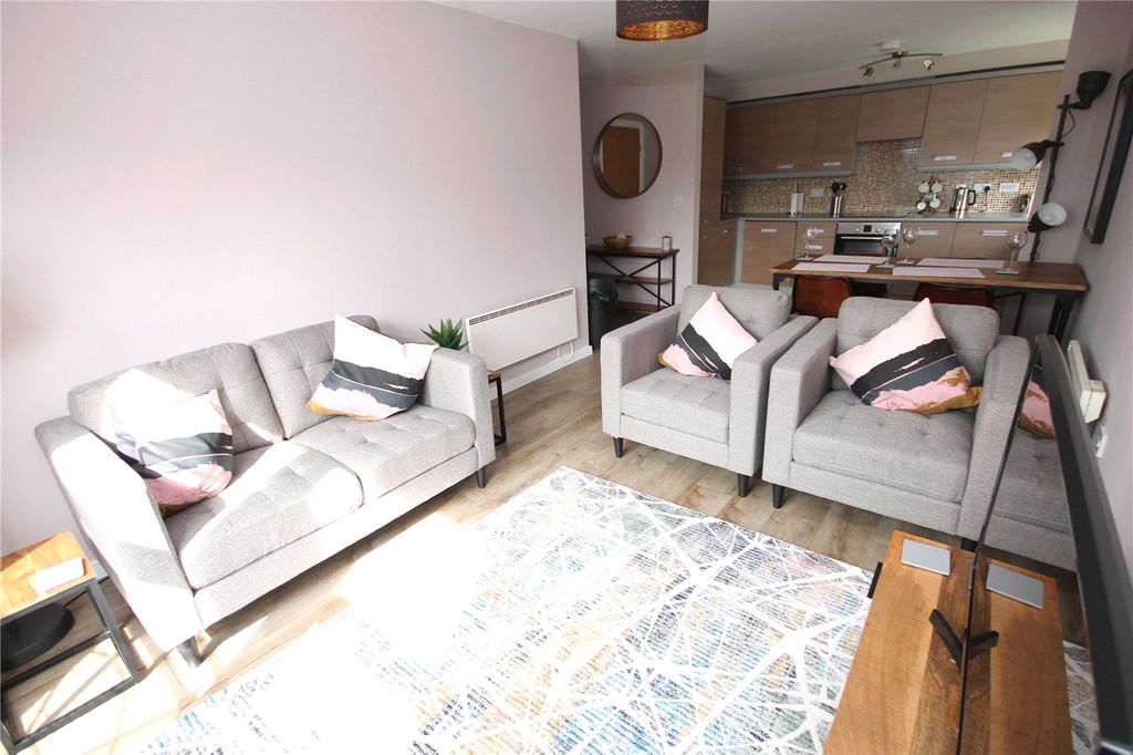 Property photo 3 of 13 Picture No. 11