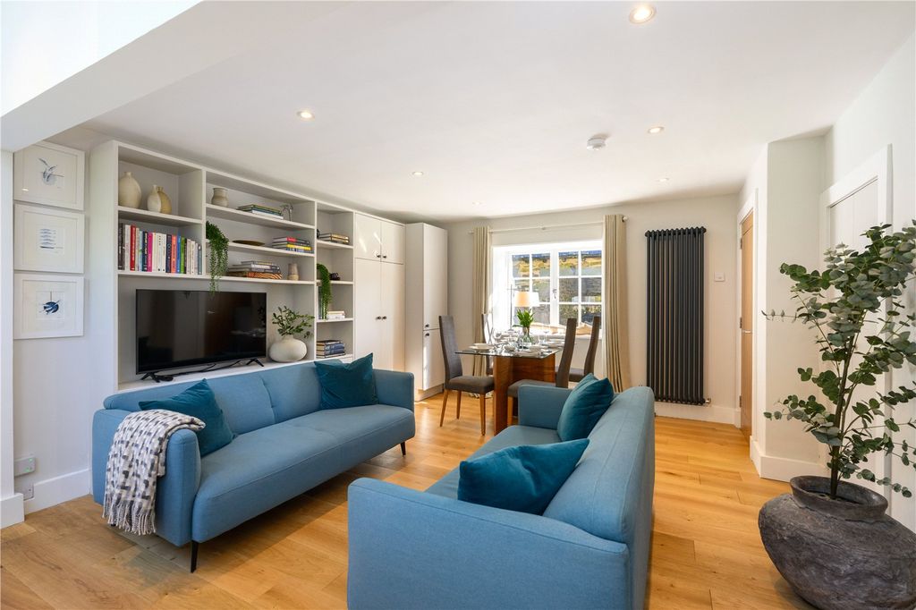 Property photo 3 of 26 Living Room