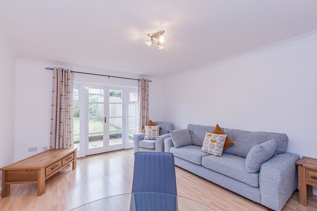 Property photo 1 of 7 152593