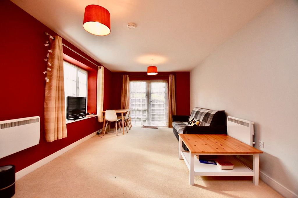 Property photo 2 of 10