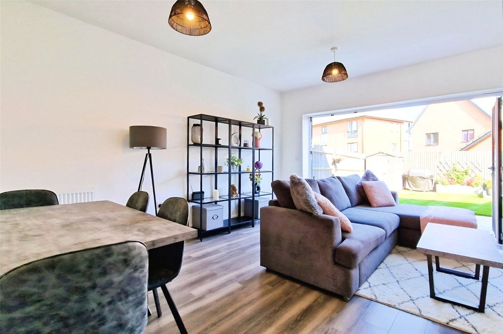 Property photo 3 of 8 Picture No. 09