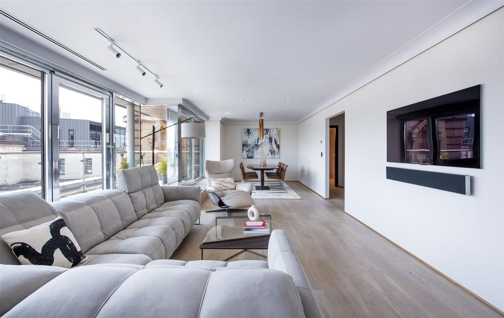 Additional image 4 of 5 bed flat to rentCentury Buildings, St Mary's Parsonage, Manchester M3