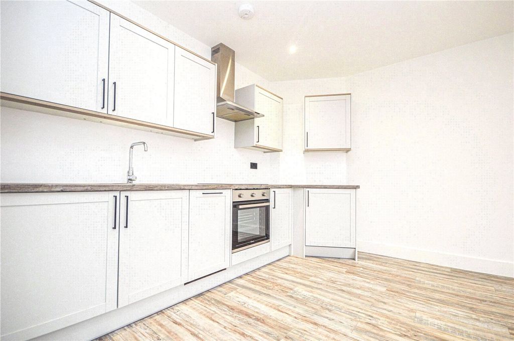 Property photo 1 of 6 Kitchen