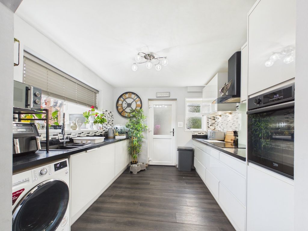 Property photo 2 of 21 4893195