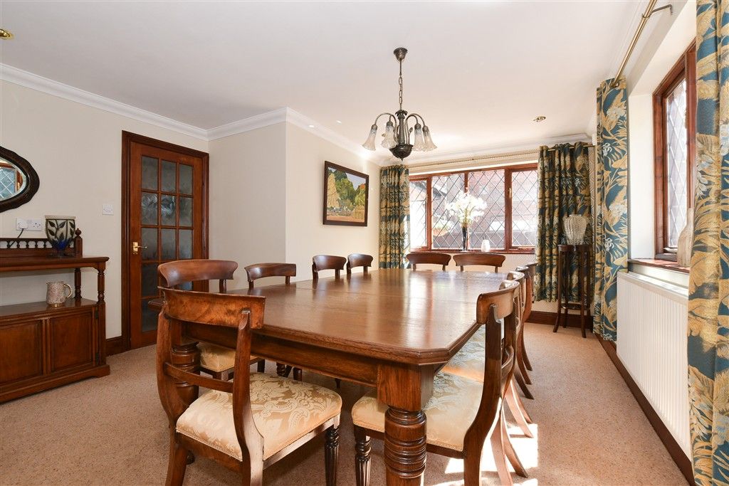 Property photo 3 of 14 Dining Room