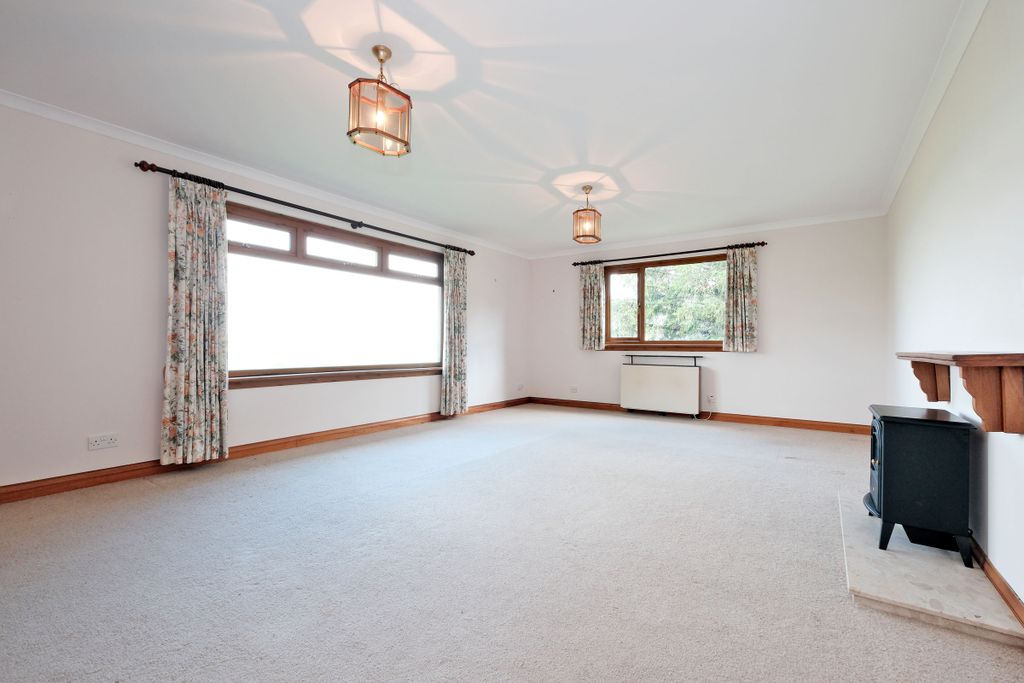 Property photo 3 of 25