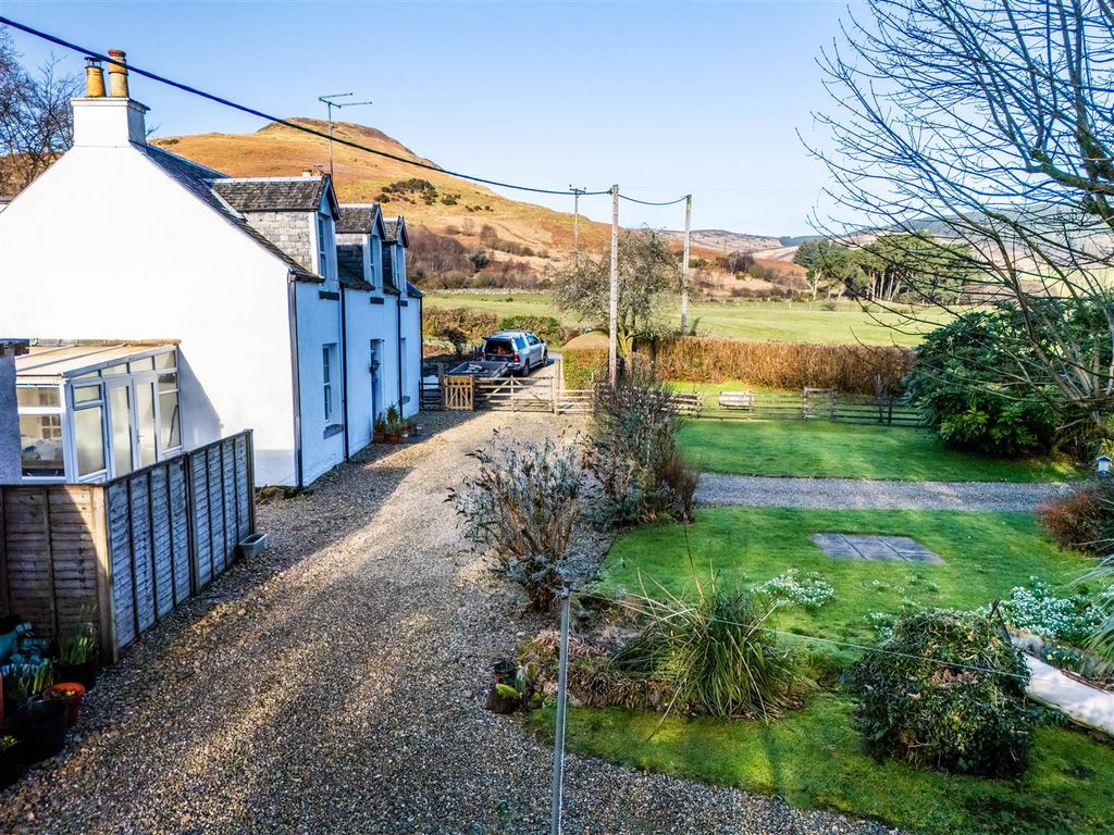Property photo 2 of 57 Driveway To The Ross Road