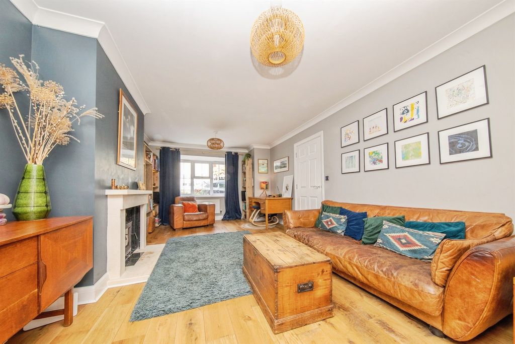 Property photo 3 of 22