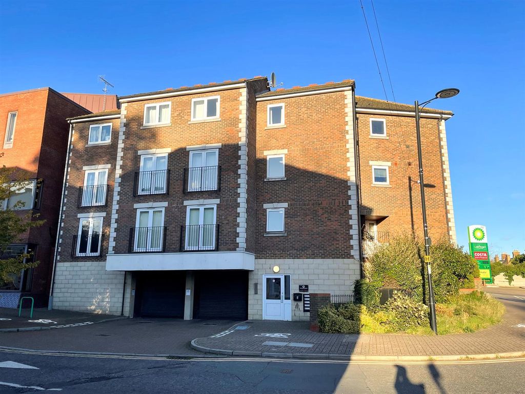 Property photo 1 of 10
