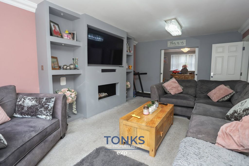 Property photo 3 of 15