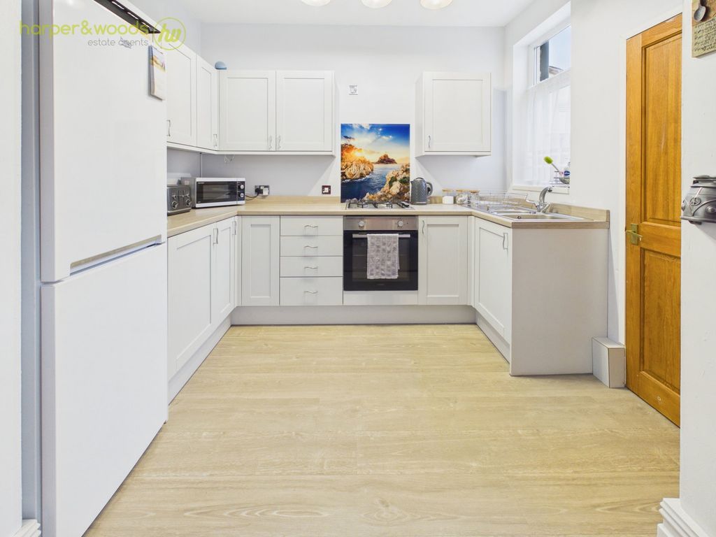 Property photo 3 of 35