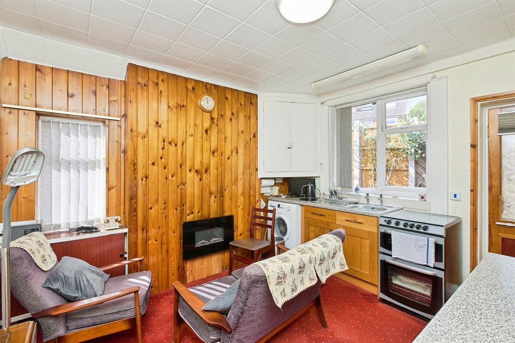 Property photo 3 of 39