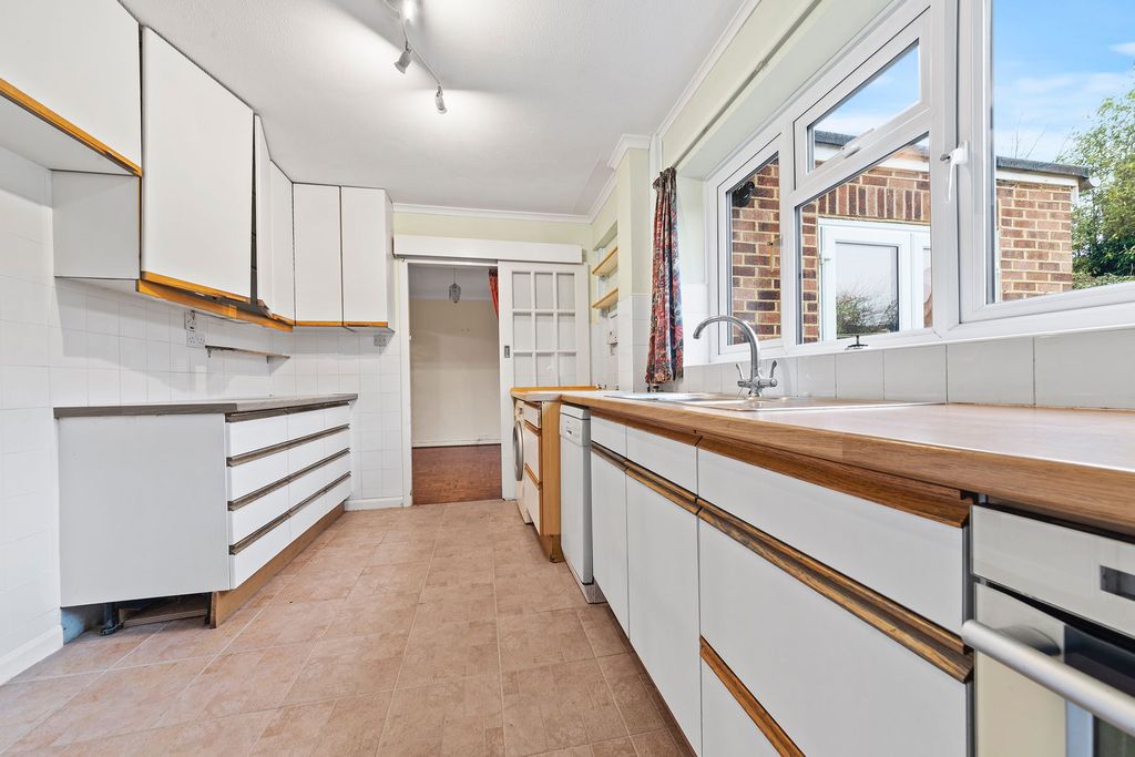 Property photo 3 of 16