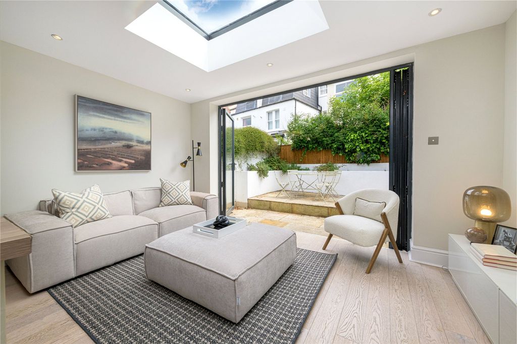 Property photo 2 of 15 Picture No. 76