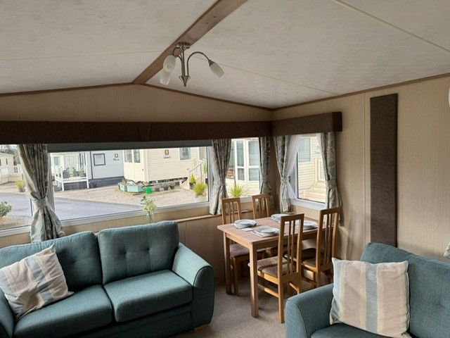 Property photo 3 of 11 6 5