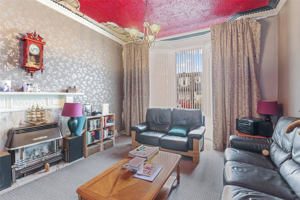 Property photo 2 of 11 2