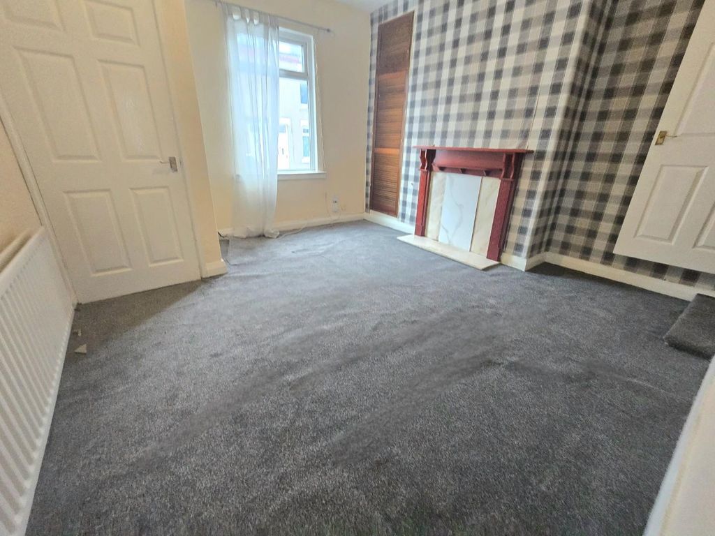 Property photo 2 of 9 Living Room