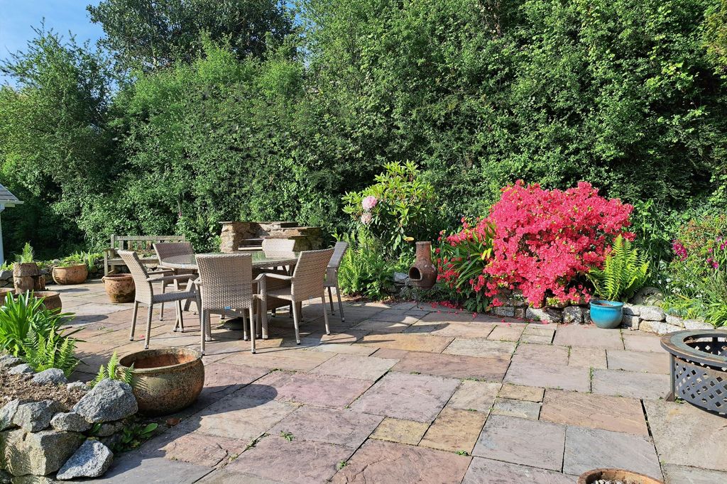 Property photo 3 of 34