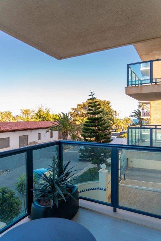 Property photo 2 of 40