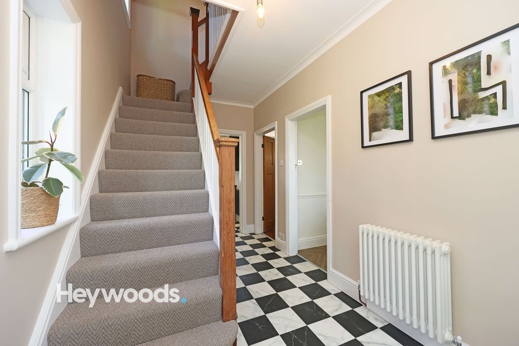 Property photo 3 of 44