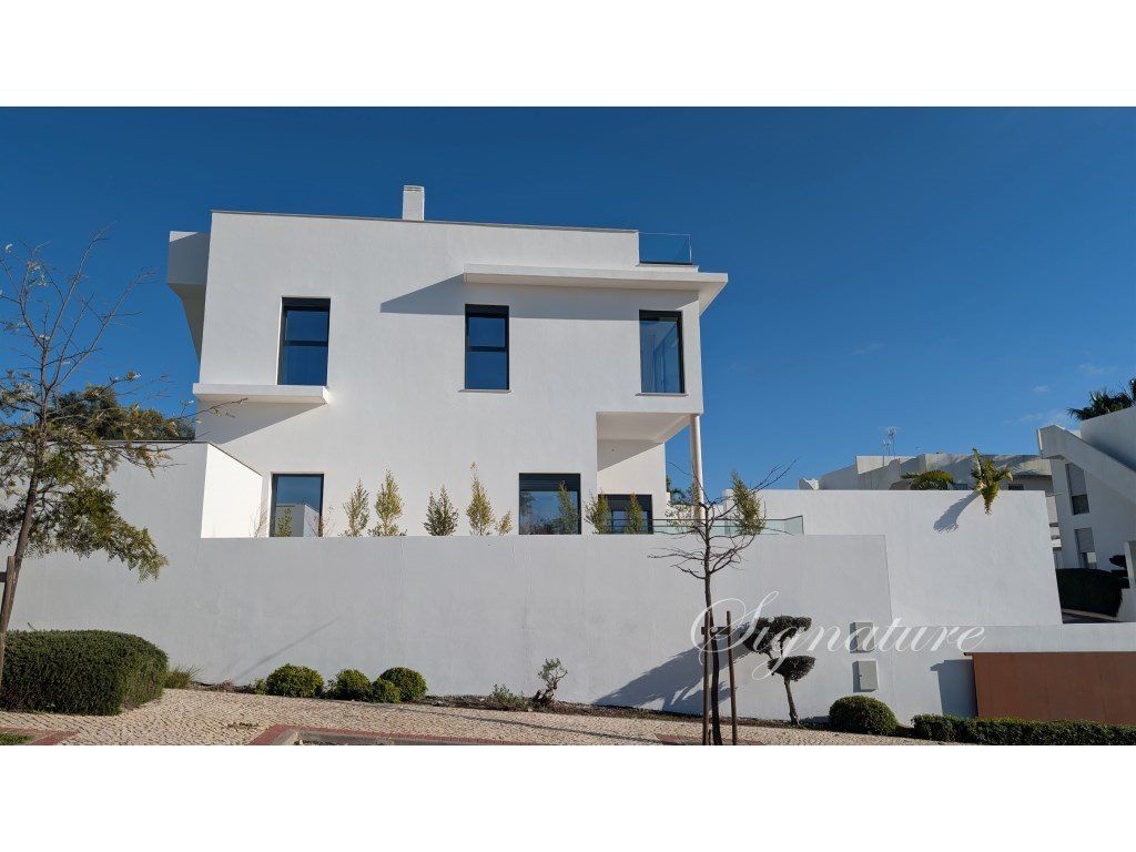Property photo 2 of 57