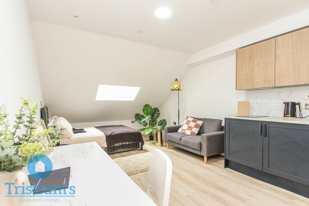 Property photo 3 of 8 Img_3845