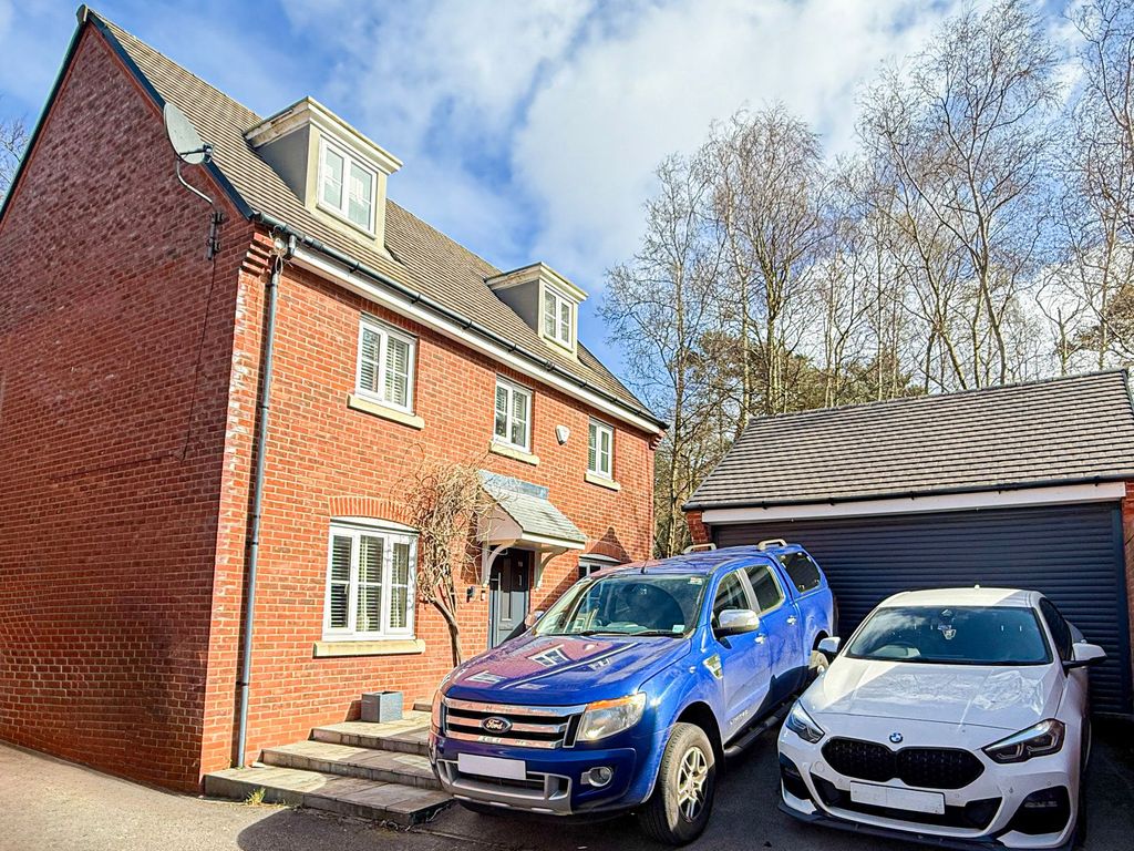 Property photo 1 of 21