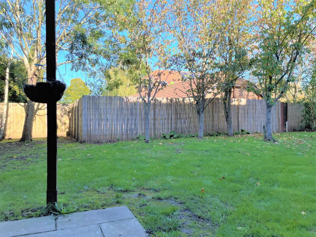 Property photo 2 of 10 4837212